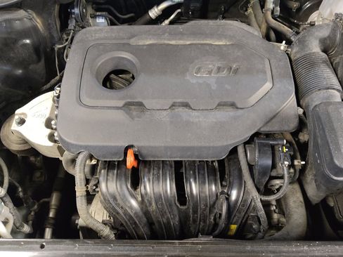 Used 2018 Hyundai Santa Fe Sport FWD image 30