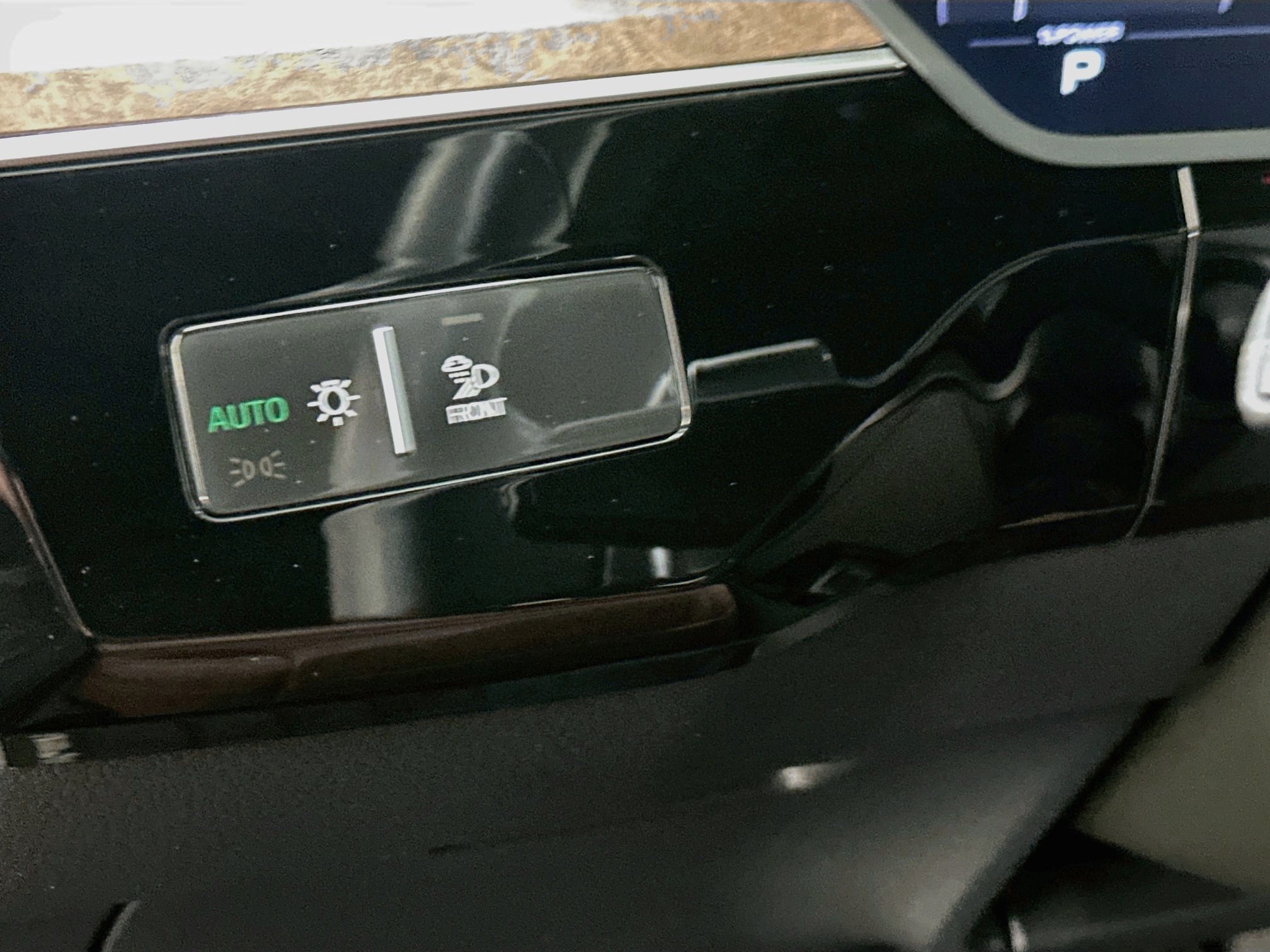 Used 2022 Audi e-tron Premium Plus AWD/4WD image 17