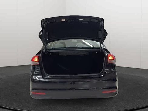Used 2017 Kia Forte LX w/ LX Popular Package FWD image 6