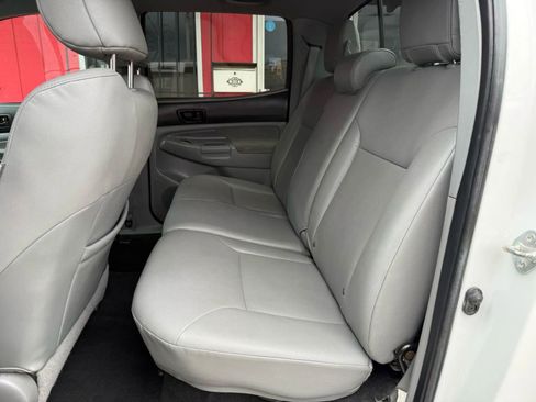 Used 2014 Toyota Tacoma PreRunner w/ Limited Package RWD image 10