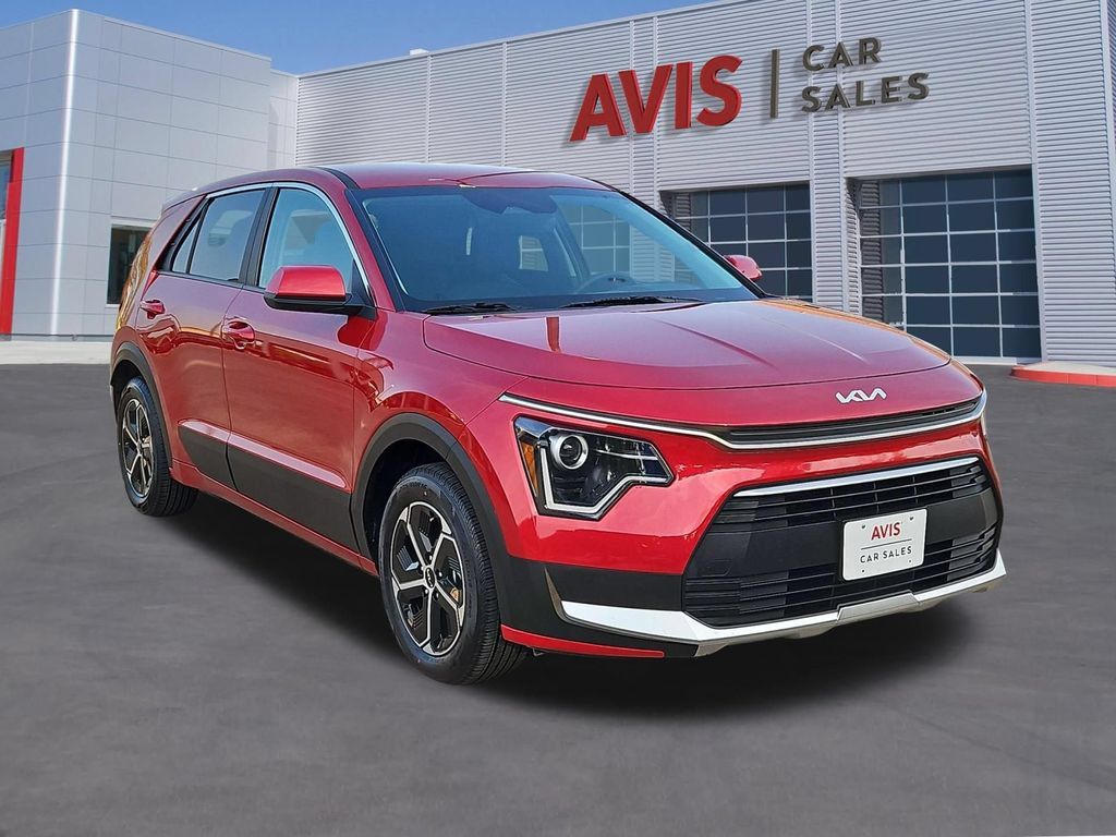 Used 2025 Kia Niro LX FWD image 3