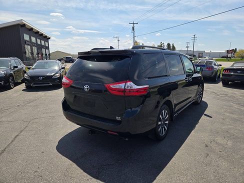 Used 2019 Toyota Sienna XLE AWD/4WD image 13
