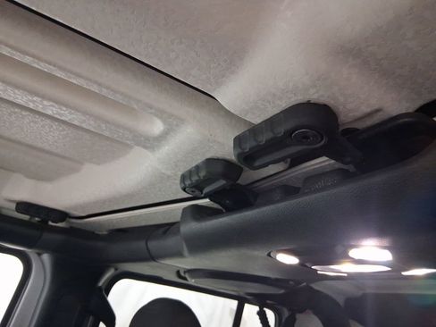 Used 2023 Jeep Gladiator Overland AWD/4WD image 27