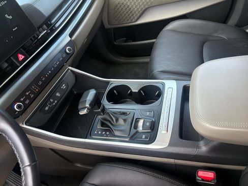 Used 2026 Kia Carnival FWD image 44
