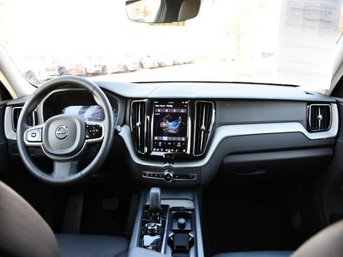 Certified 2025 Volvo XC60 B5 Plus image 15