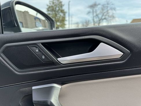 Used 2021 Volkswagen Tiguan SE R-Line image 33