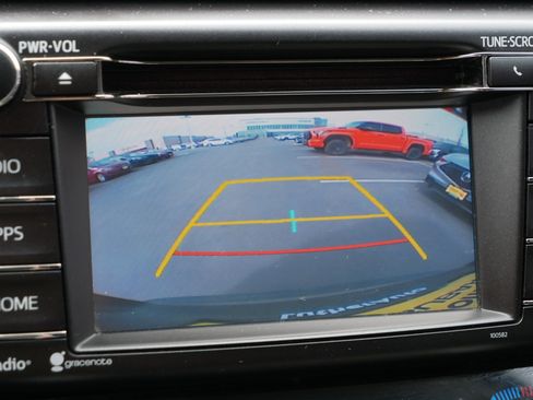 Used 2018 Toyota RAV4 XLE image 27