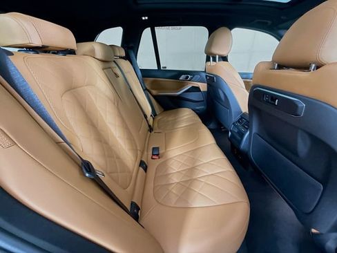 Used 2024 BMW X5 sDrive40i w/ M Sport Package image 28