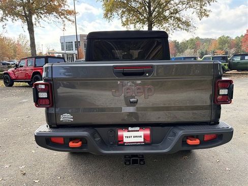 Used 2024 Jeep Gladiator Mojave w/ Convenience Group image 6