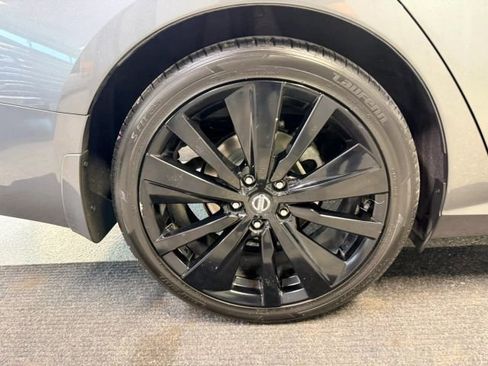 Used 2022 Nissan Altima 2.5 SR w/ Midnight Edition Package FWD image 18