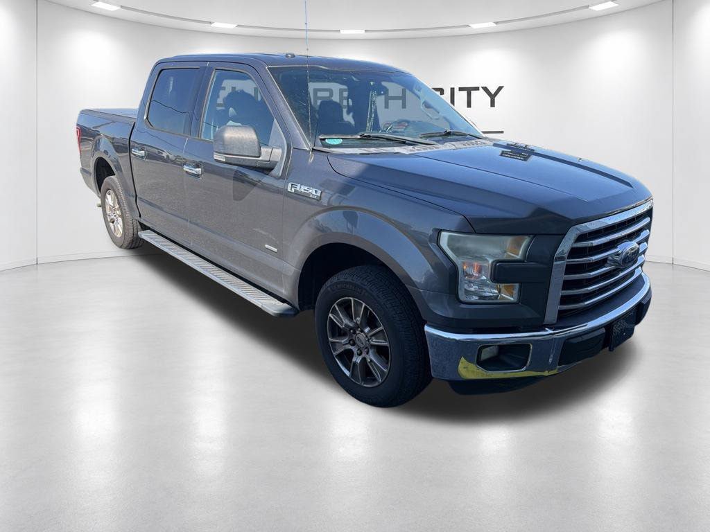 Used 2015 Ford F150 XLT w/ Equipment Group 302A Luxury RWD image 3