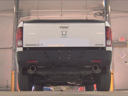 Used 2023 Honda Ridgeline RTL-E image 4