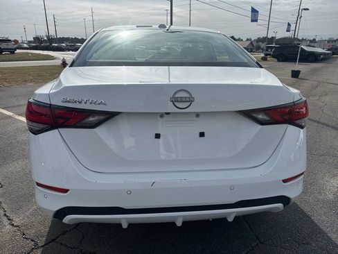 Used 2025 Nissan Sentra SV image 4