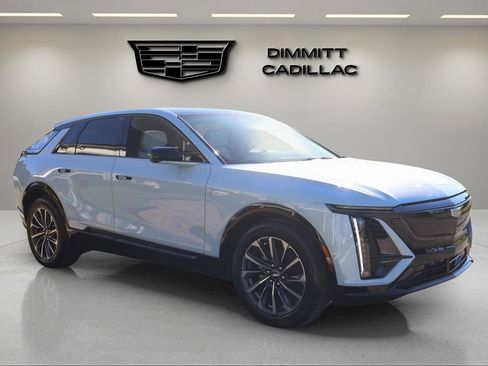 New 2026 Cadillac Lyriq Sport image 7