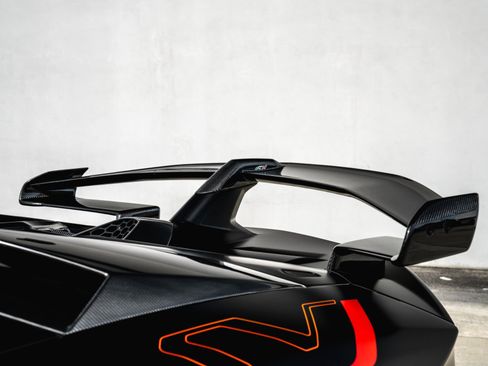 Used 2020 Lamborghini Aventador SVJ AWD/4WD image 32