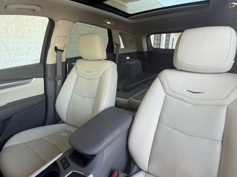 Certified 2024 Cadillac XT5 Premium Luxury w/ Technology Package FWD image 2