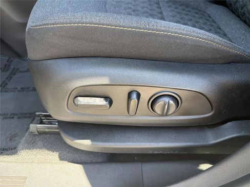 Used 2023 Chevrolet Equinox LT AWD/4WD image 22