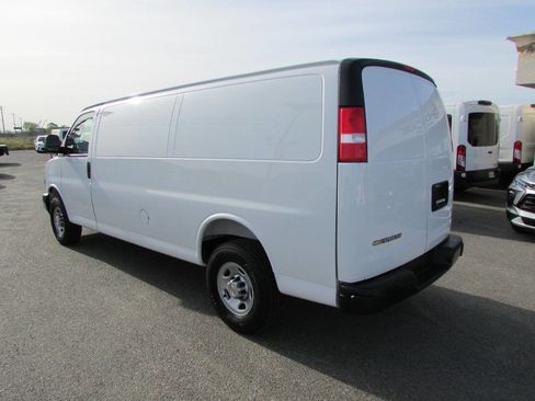 Used 2025 Chevrolet Express 2500 Extended w/ Communications Package image 9