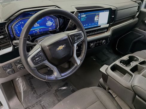 Used 2024 Chevrolet Silverado 2500 LT image 7
