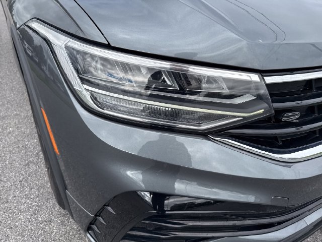 Certified 2023 Volkswagen Tiguan SE R-Line AWD/4WD image 12