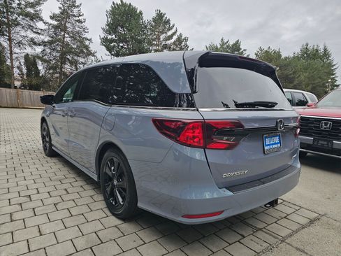 Used 2023 Honda Odyssey Sport image 5