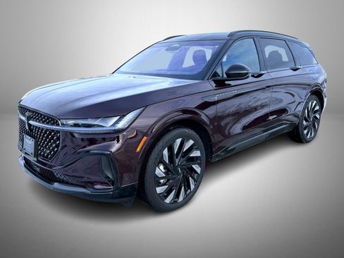 Used 2024 Lincoln Nautilus Reserve w/ Equipment Group 202A image 1