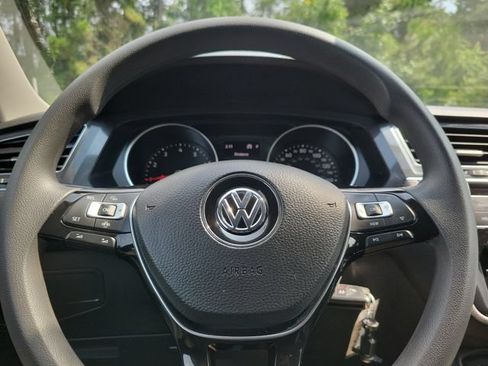 Used 2021 Volkswagen Tiguan S FWD image 28