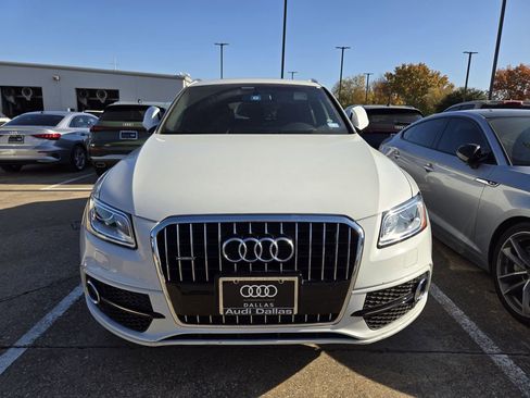 Used 2017 Audi Q5 2.0T Premium Plus w/ Technology Package image 3