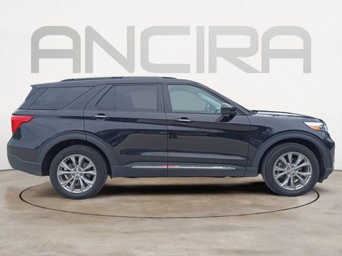 Used 2023 Ford Explorer Limited image 11