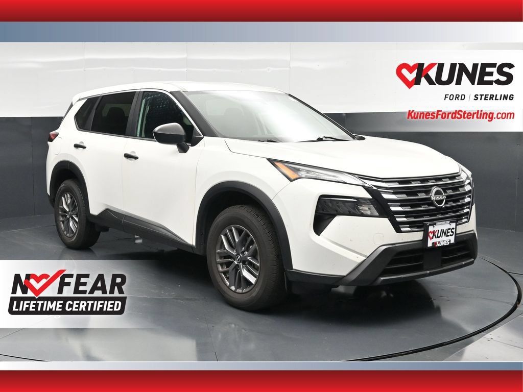 Used 2024 Nissan Rogue S AWD/4WD image 1