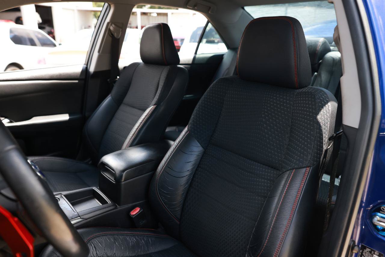 Used 2015 Toyota Camry SE FWD image 6