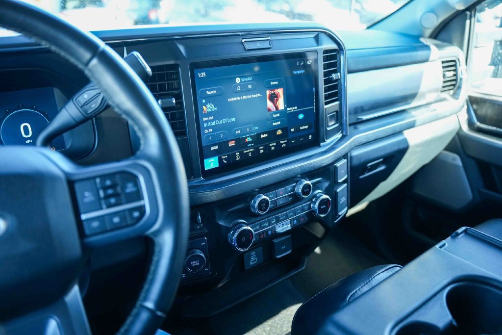 Used 2025 Ford F250 Lariat AWD/4WD image 32