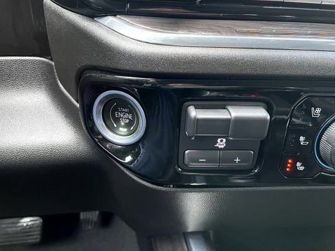 Used 2023 Chevrolet Silverado 1500 LTZ image 17