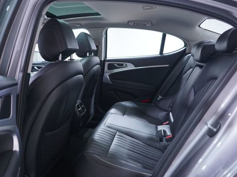 Used 2021 Genesis G70 3.3T image 9