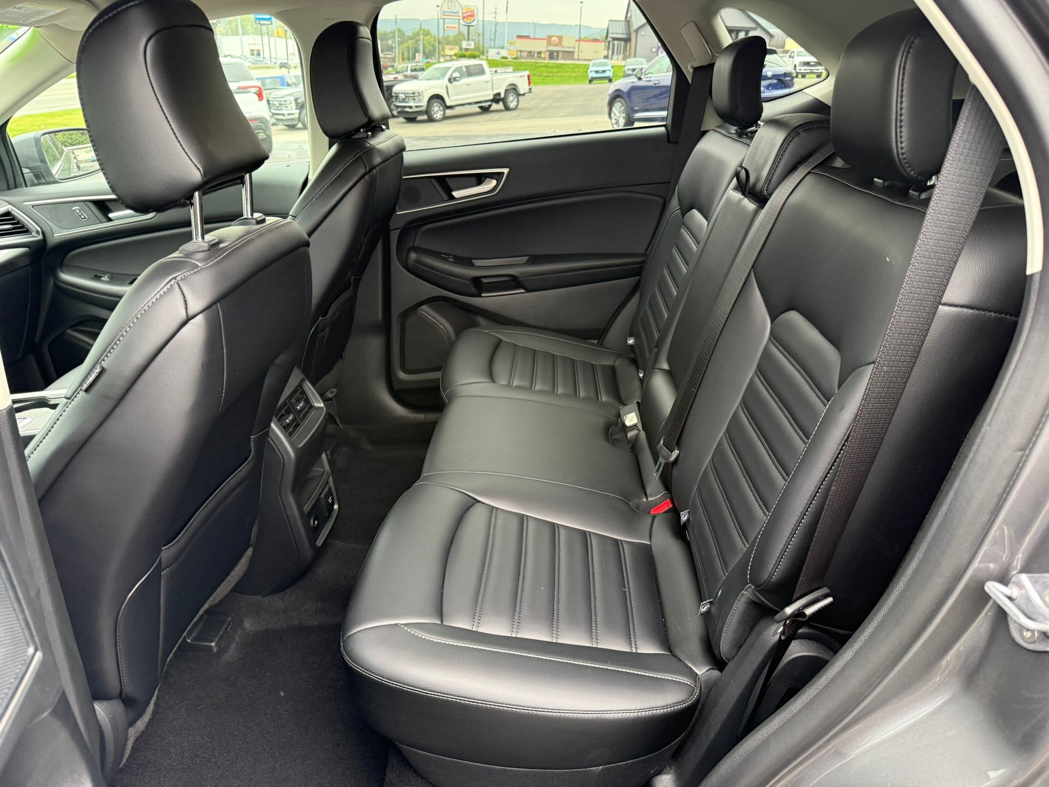Used 2024 Ford Edge SEL w/ Convenience Package AWD/4WD image 9