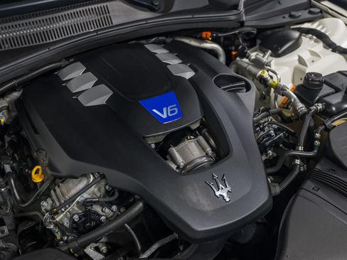 Used 2022 Maserati Ghibli Modena Q4 image 35