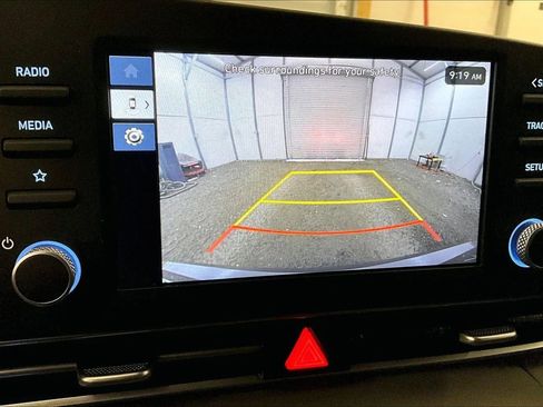 Used 2025 Hyundai Elantra Blue image 20