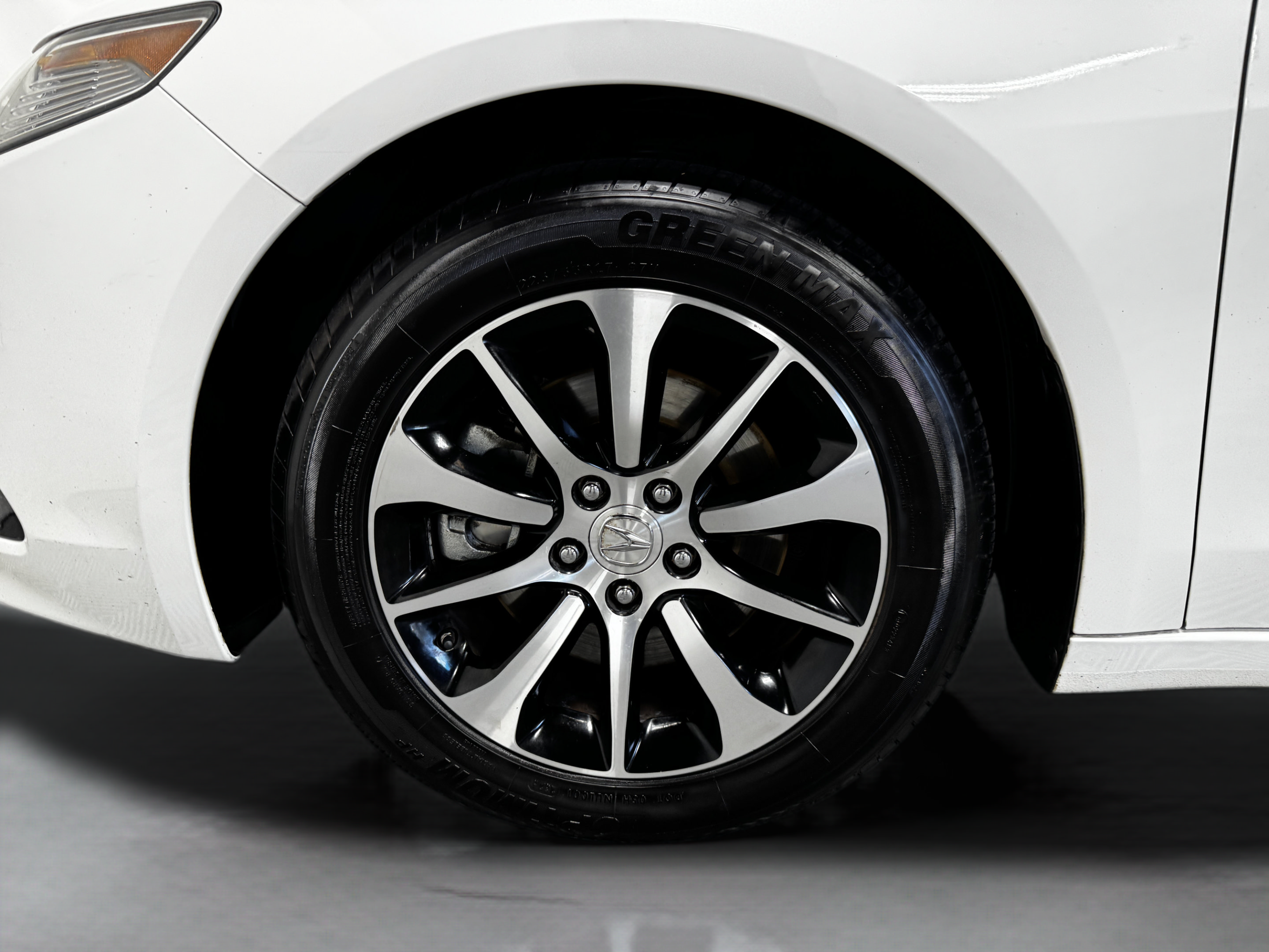 Used 2017 Acura TLX w/ Technology Package FWD image 8