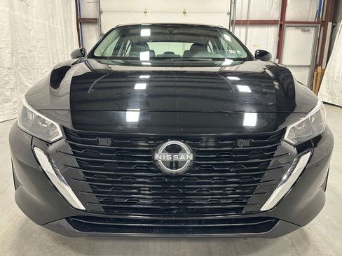 Used 2025 Nissan Sentra SV image 2