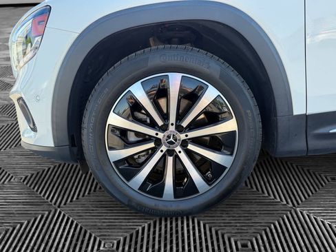 Certified 2022 Mercedes-Benz GLB 250 4MATIC image 9