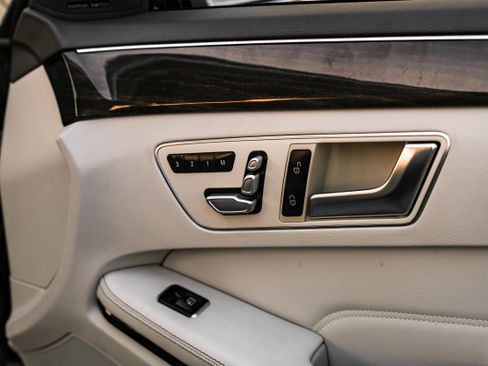 Used 2015 Mercedes-Benz E 350 E 350 w/ Premium 1 Package image 40