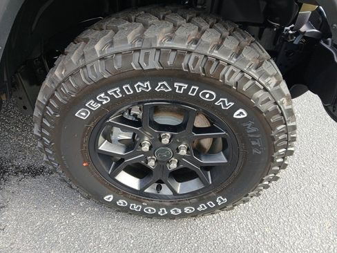 New 2025 Jeep Gladiator Sport image 21