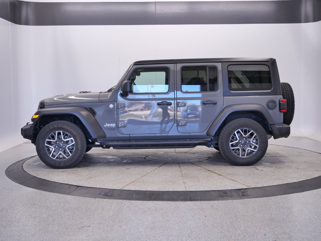 Used 2021 Jeep Wrangler Unlimited Sport AWD/4WD image 2