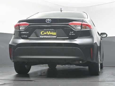 Used 2025 Toyota Corolla LE w/ LE Premium Package FWD image 43