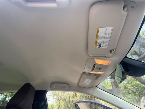 Used 2021 Toyota Corolla LE w/ Carpet Mat Package (TMS) FWD image 36