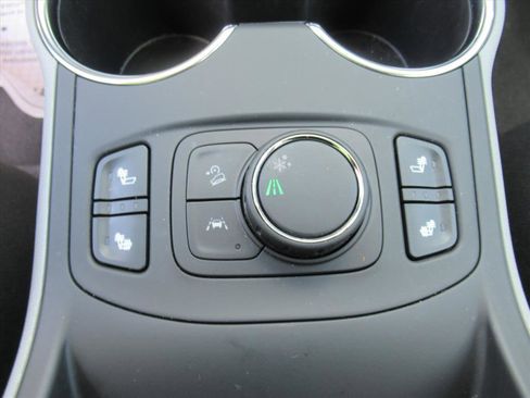 Used 2024 GMC Terrain SLE w/ Driver Convenience Package image 26