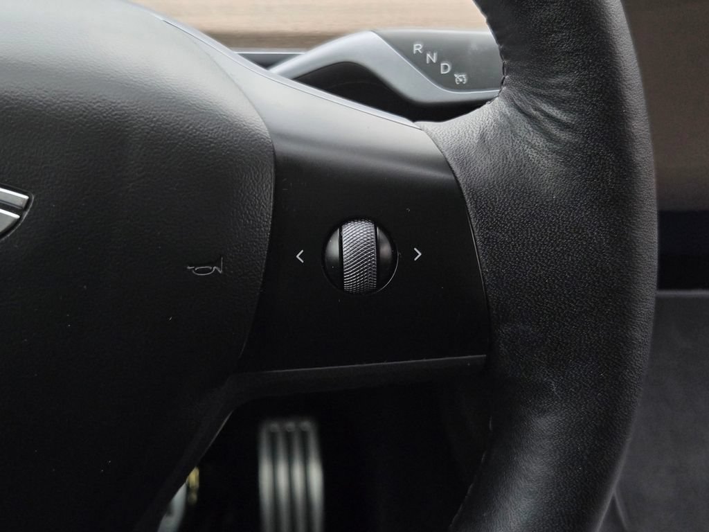 Used 2022 Tesla Model Y Performance AWD/4WD image 23