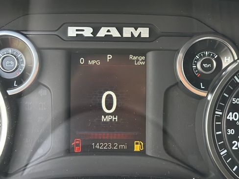 Used 2025 RAM 1500 Big Horn AWD/4WD image 31