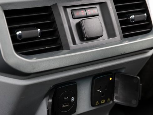 Used 2021 Ford F150 Limited image 23