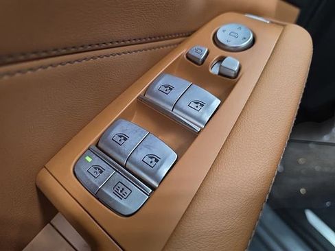 Used 2023 BMW X7 xDrive40i w/ Premium Package AWD/4WD image 27